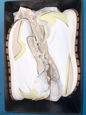 DKNY Binx Lace-Up Sneakers Size 8 White Cream Gold Chunky Sole